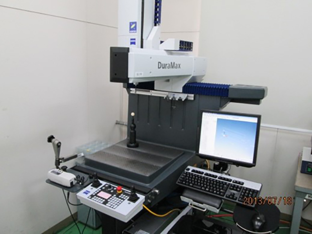 三次元座標測定器