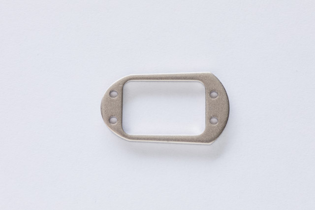 チタンプレス部品2